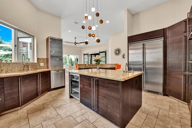 Building Photo - 5050 SW 166th Ave