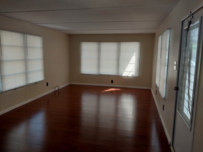 Building Photo - 1009 49th Avenue Dr W