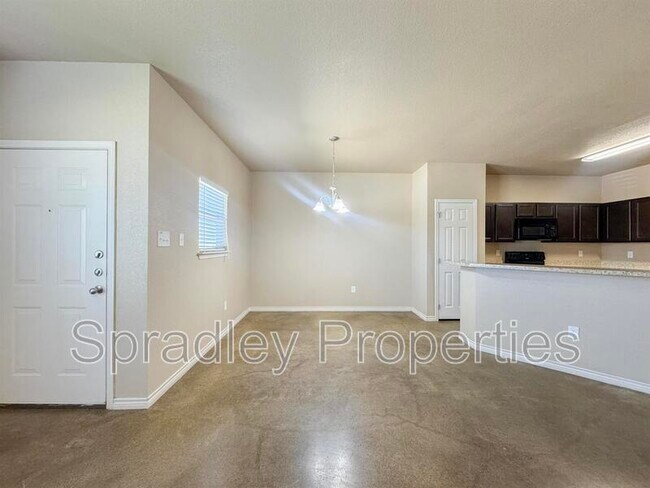 Foto del edificio - 7029 Cameron Park Rd