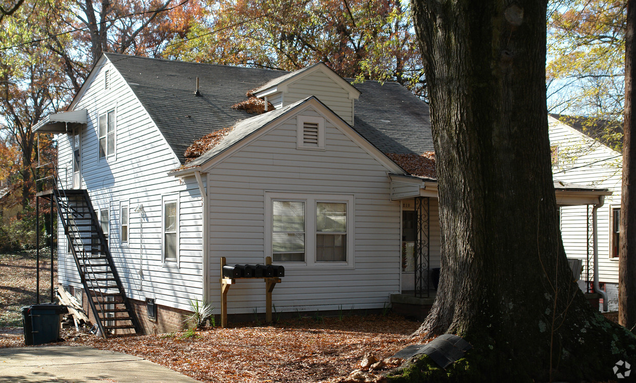 Building Photo - 210 Edwards St