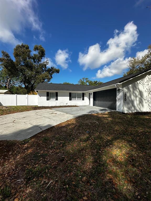 Foto del edificio - 1520 Country Ridge Dr