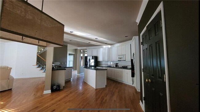 Building Photo - 3762 Paradise Point