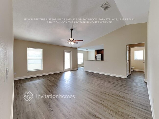 Foto del edificio - 462 NW Riverside Dr