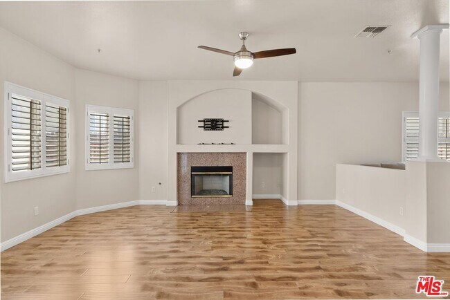 Foto del edificio - 15804 Crest Ln
