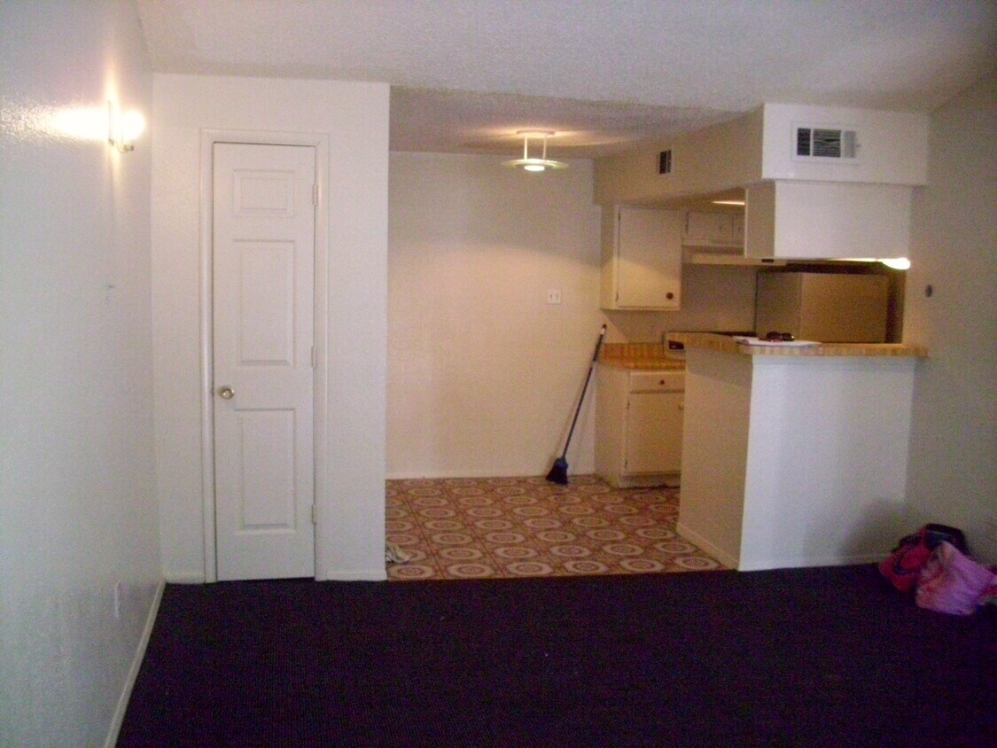 Primary Photo - 7152 Fair Oaks Ave