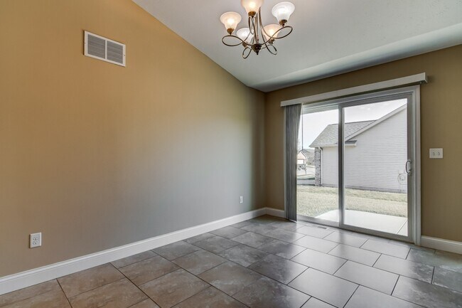 Building Photo - 2900 Sandy Ln