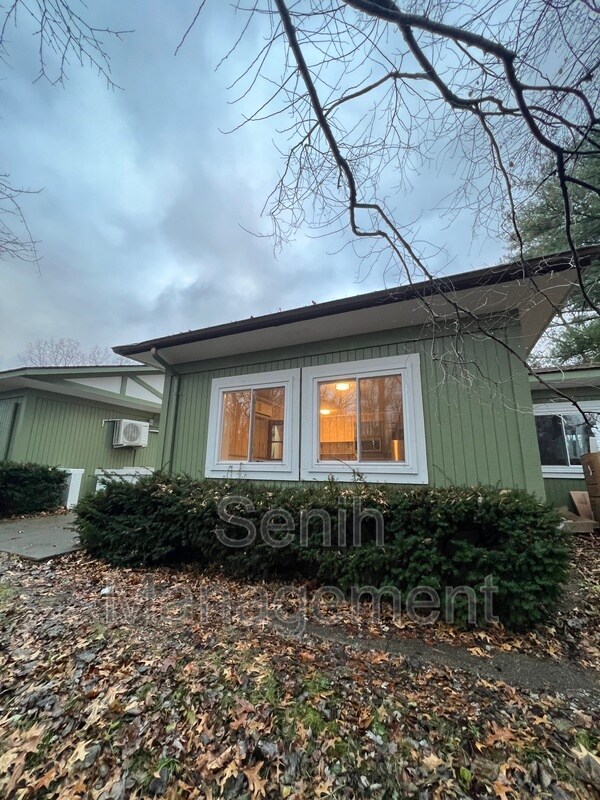 1651 Playstead St, West Bloomfield Township, MI 48324 House Rental in