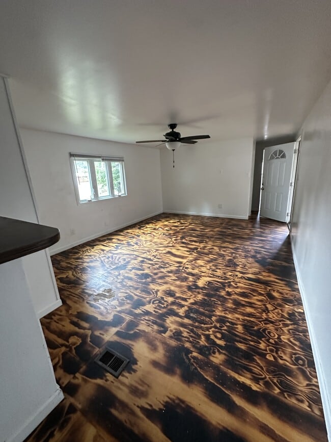 Foto del edificio - 7150 Seward Cir