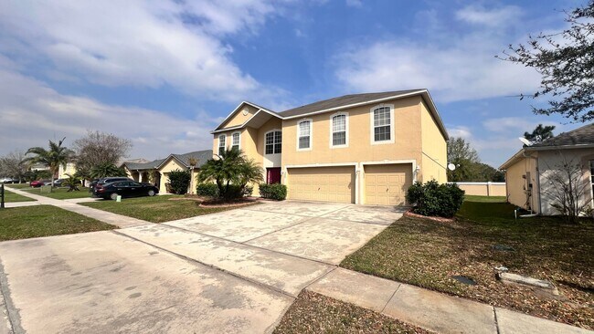 Foto del edificio - Magnificent, SPACIOUS 6 Bedroom, 4.5 Bathr...