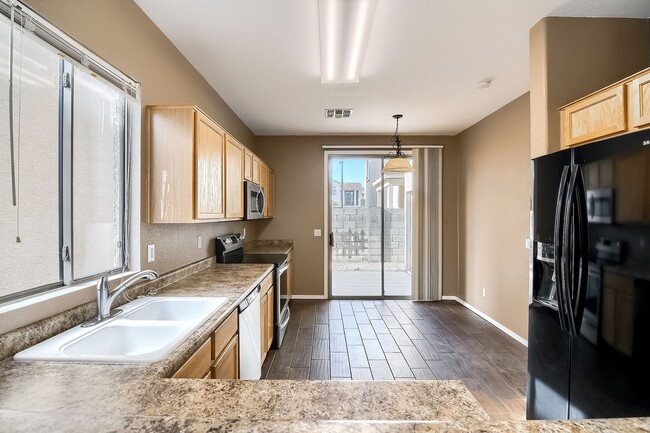 Building Photo - Three Bedroom Home in Mesa