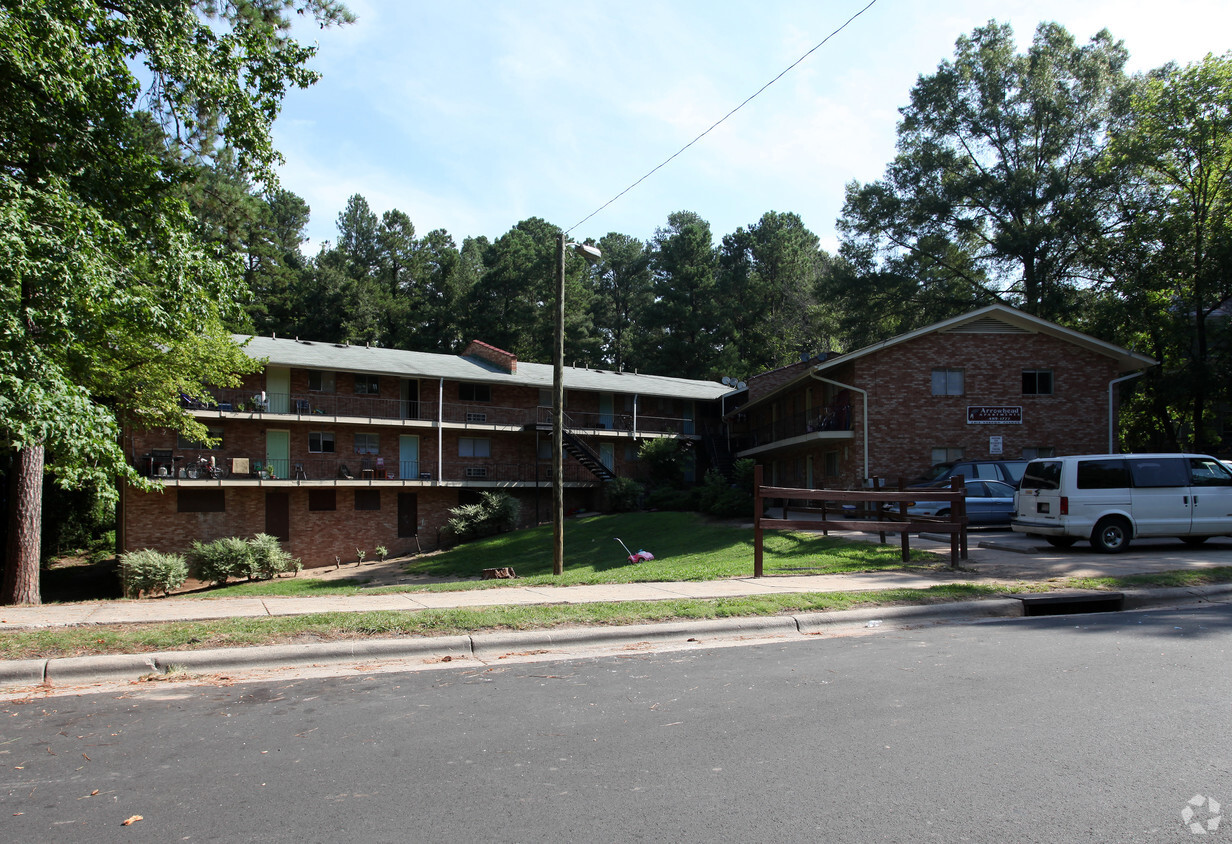 Primary Photo - Arrowhead Apartments