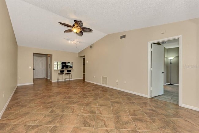 Foto del edificio - 5645 Summerside Ln