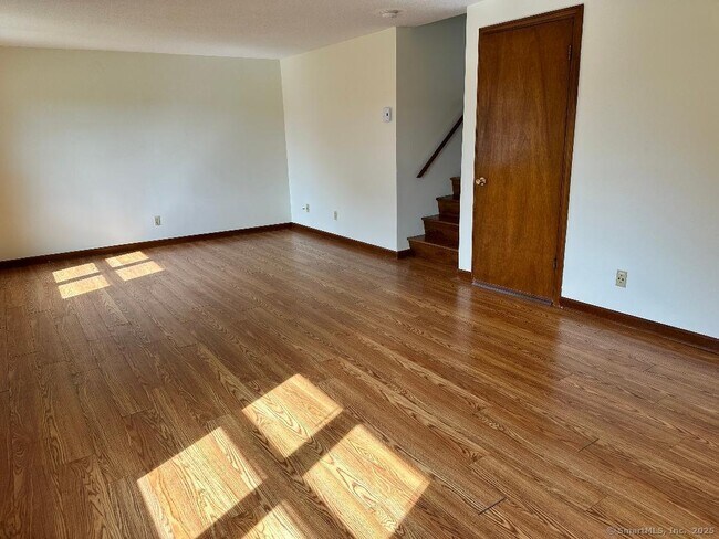 Foto del edificio - 152 Linwood Ave