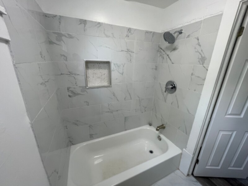 Foto del edificio - 586 Rutherford Ave