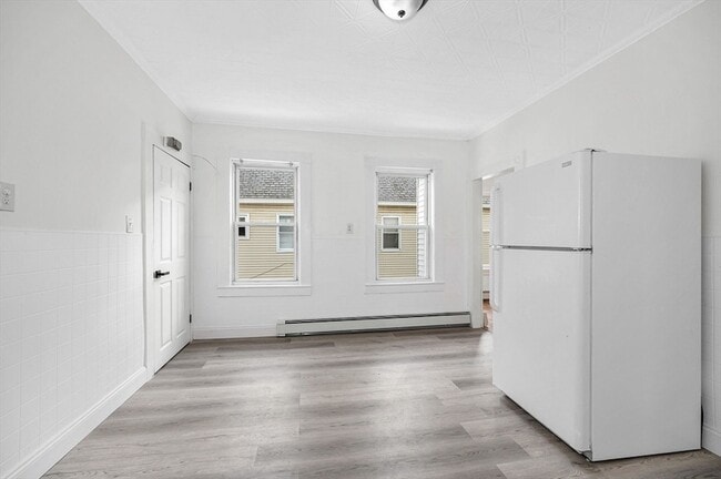 Building Photo - 220 Concord St