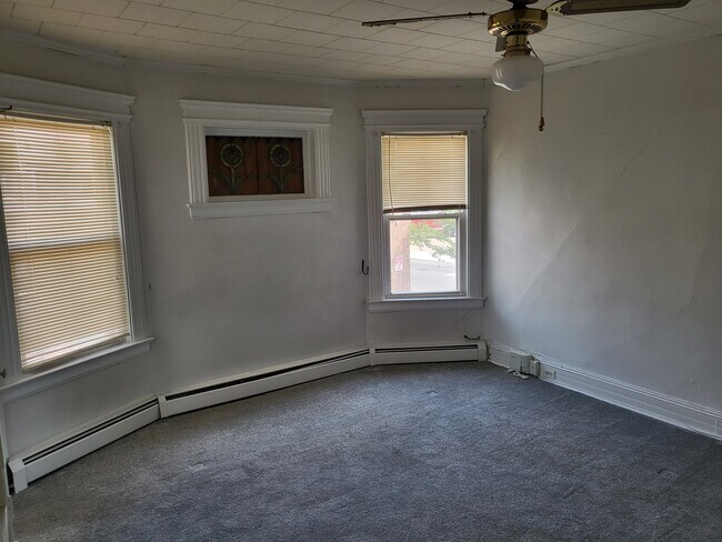 LR - 364 Franklin St