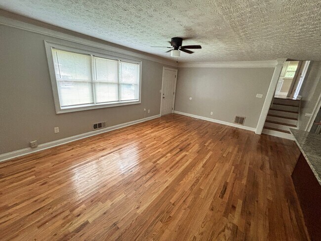 Foto del edificio - 7365 Mockingbird Trail