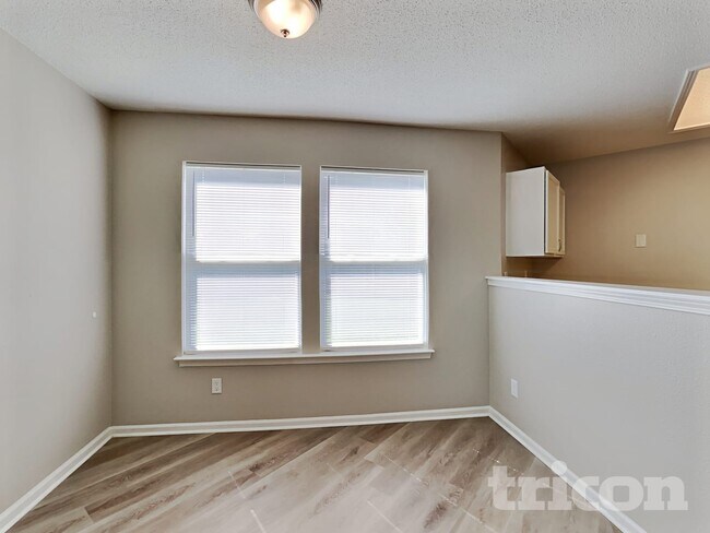 Foto del edificio - 7771 Mistflower Ln