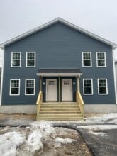 Building Photo - 2 Cardinal Ln