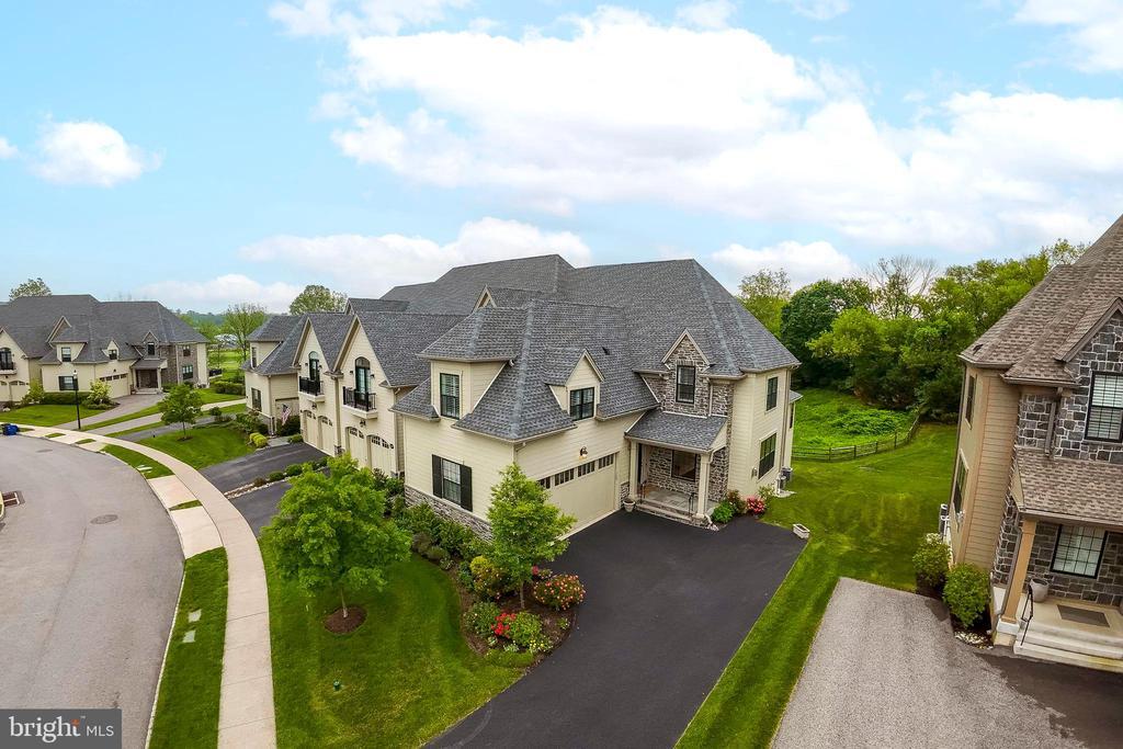 Primary Photo - 6098 Creekside Dr