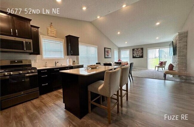 Foto del edificio - 9677 52nd Ln NE