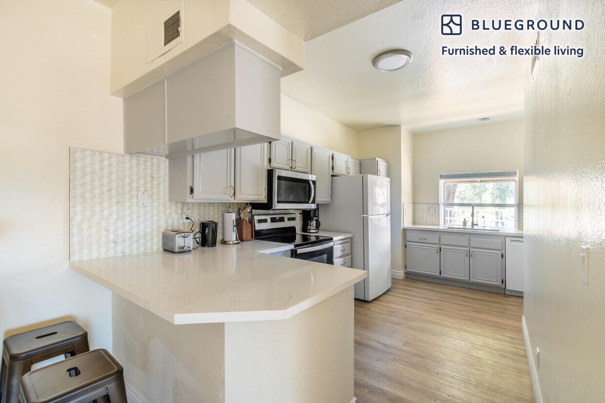 624 Indian Oak Ln Houses in Oak Park, CA Westside Rentals