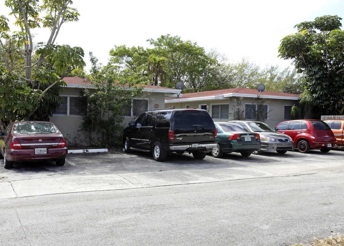 Foto principal - 710 NE 122nd St