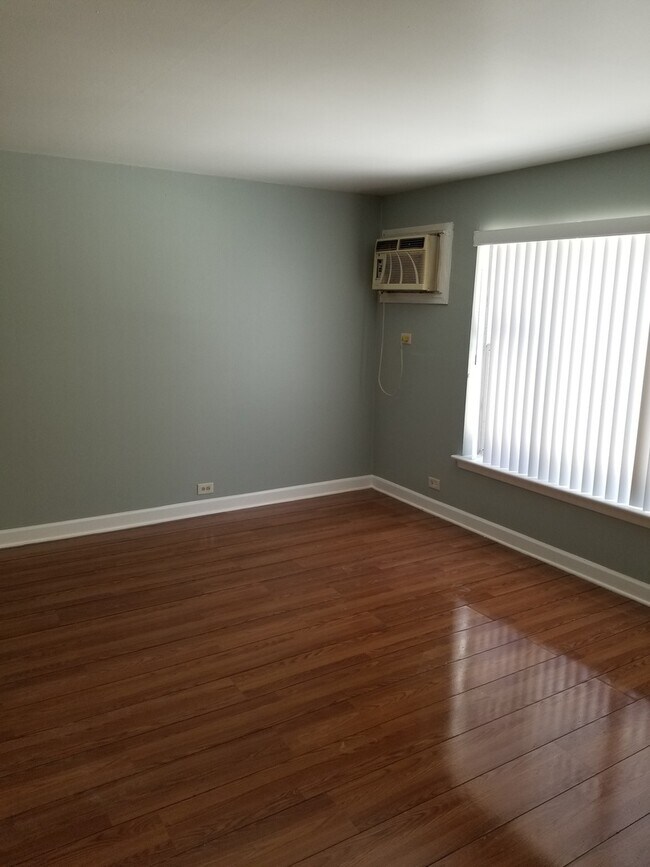 Foto del edificio - 406 E 109th St