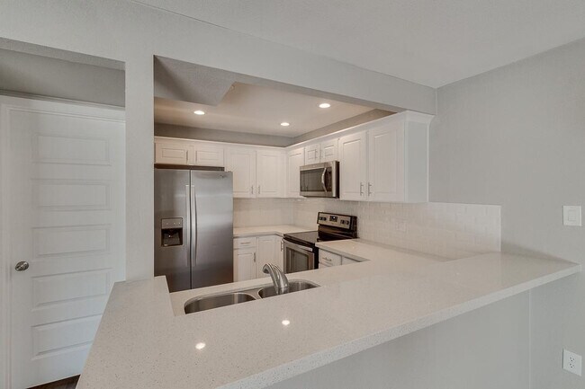Foto del edificio - 1645 W Baseline Rd