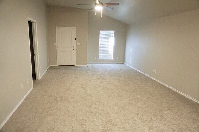 Building Photo - Beautiful Home Located In Milwaukee Ridge Division & Minutes From W. Loop 289 Access!
