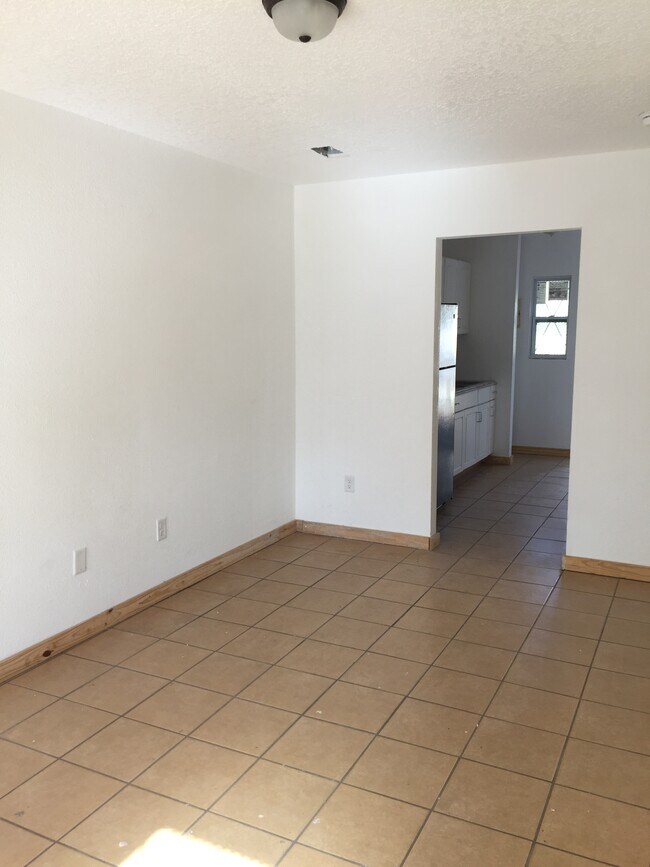 Photo - 1611 E 9th St House