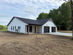 Building Photo - 238 Briar Ridge Dr
