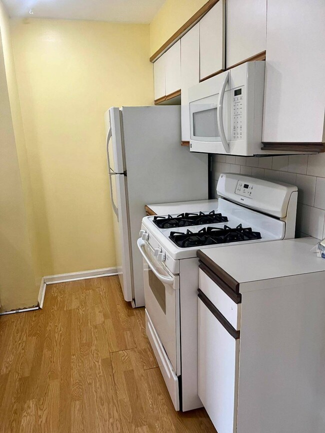 Building Photo - 1292 Rockland Ave