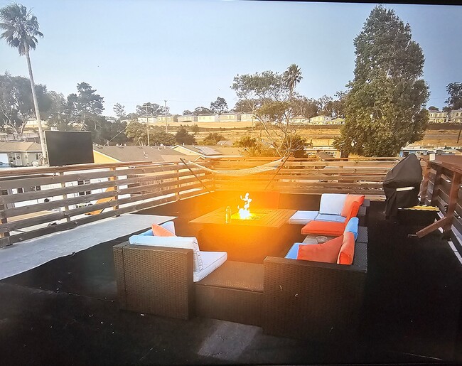 Building Photo - 709 Phanor Dr