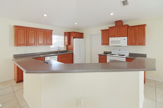Foto del edificio - North Port Annual Home for Rent
