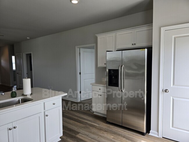 Building Photo - 77 Bonaparte St