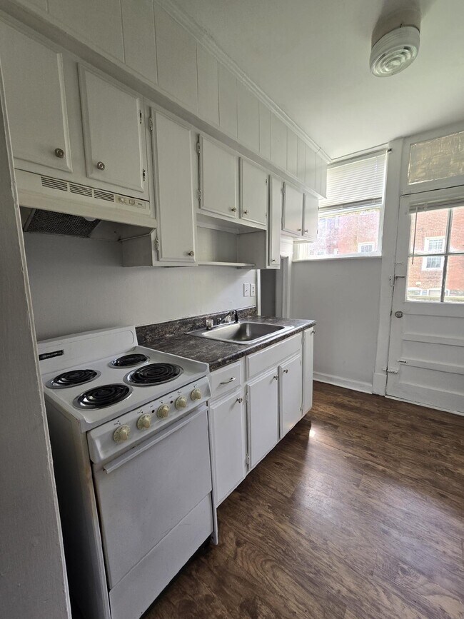 Foto del edificio - 1022 Maplewood Ave