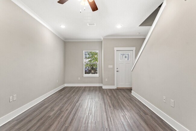 Foto del edificio - 330 N Sand Palm Rd