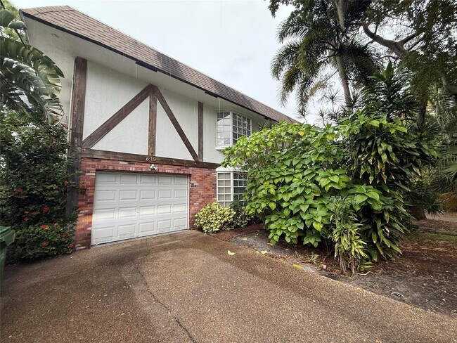 Foto del edificio - 619 Kensington Pl