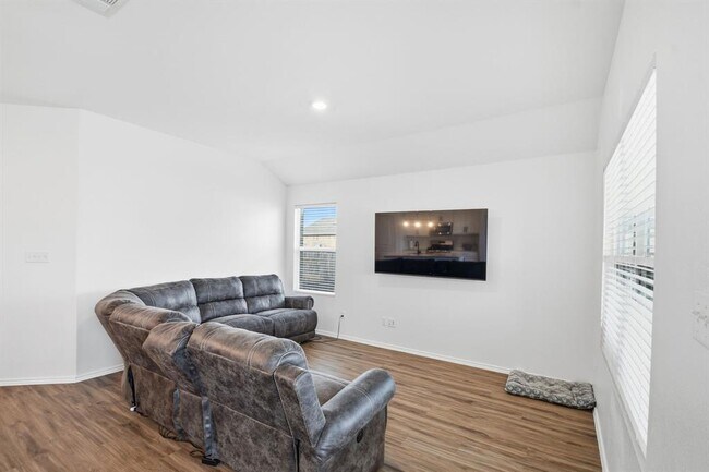 Building Photo - 287 George Neggan Ln