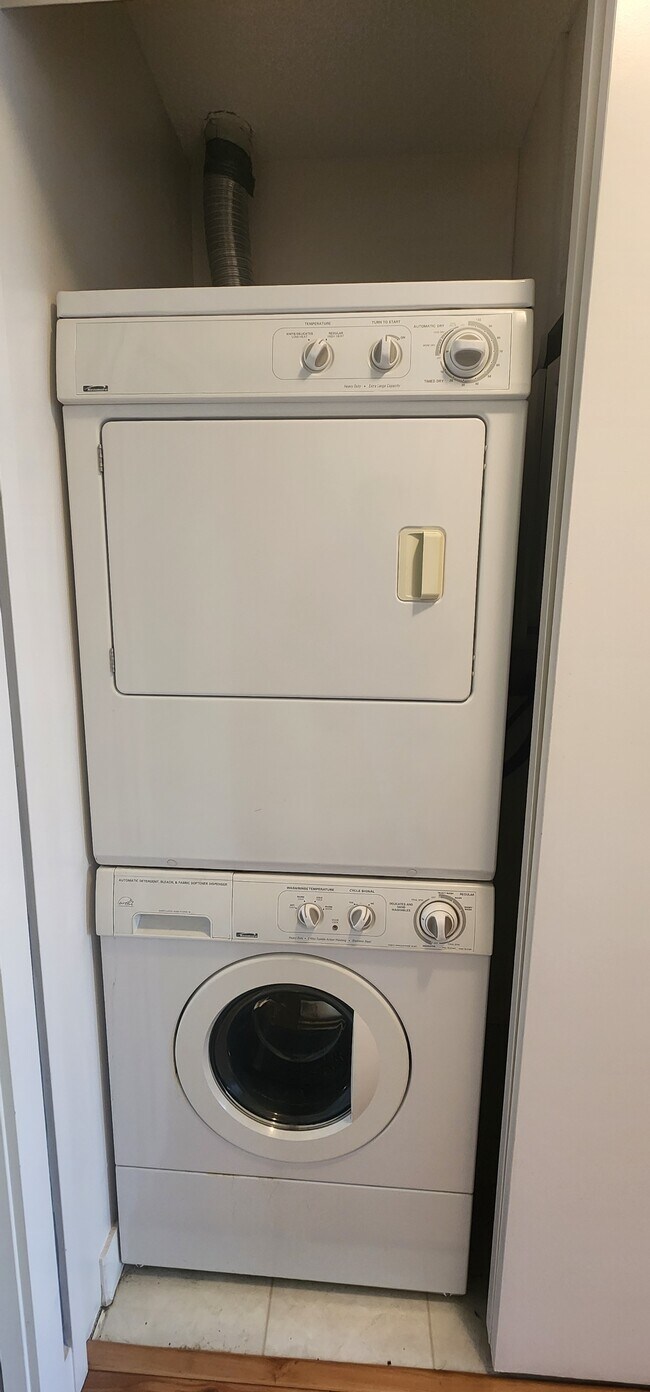 Photo du bâtiment - 35-435 Richard Ct SW