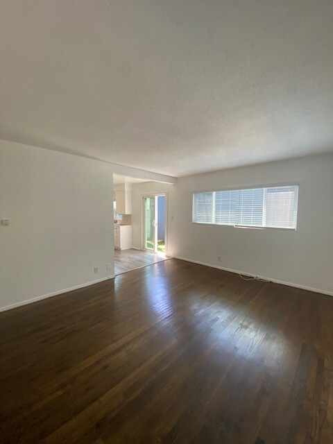 Building Photo - 1421 Manhattan Beach Blvd