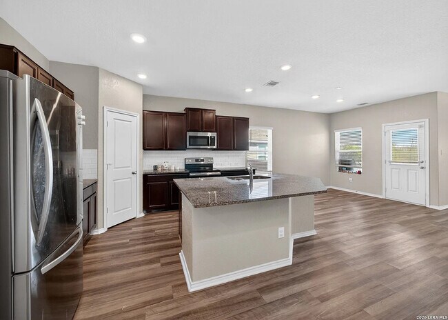 Foto del edificio - Room in House on Daisy Meadow
