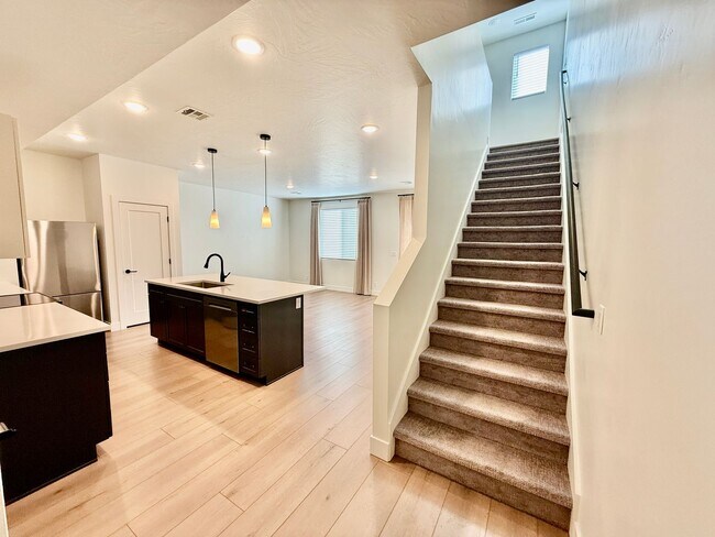 Foto del edificio - Spacious 3-BR Townhome in Washington