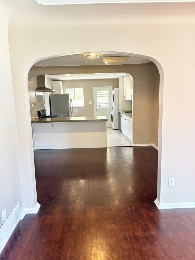 Building Photo - 316 S Dale Ct