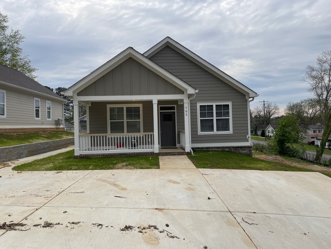 Foto principal - 702 Moore St