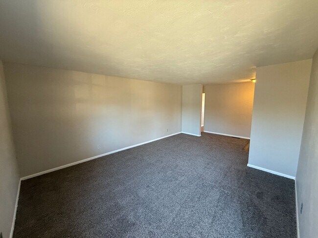 Foto del edificio - 4918 Dwight Dr