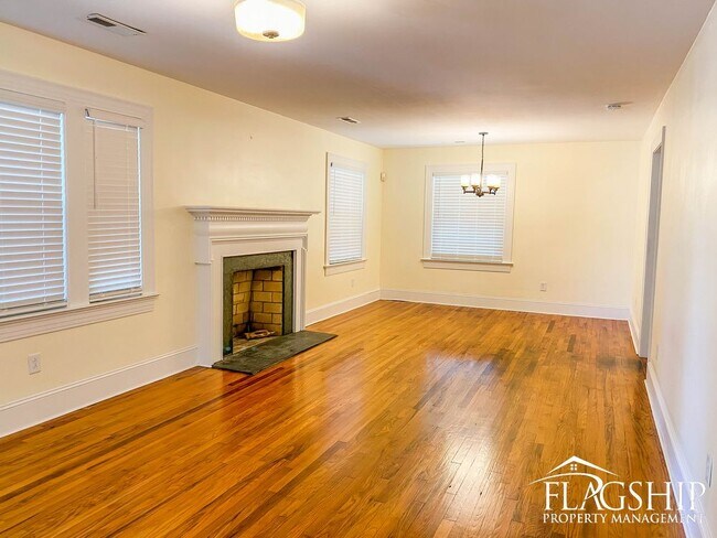Foto del edificio - Renovated Three Bedroom House