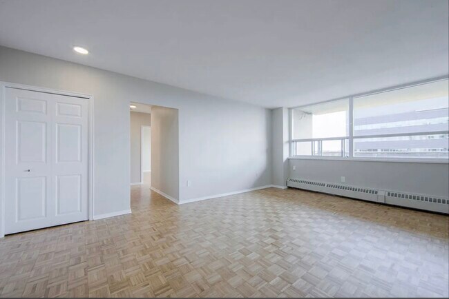 Photo du bâtiment - Humber River Apartments