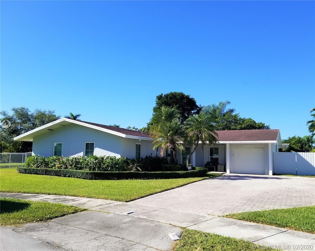 Primary Photo - 18610 SW 93rd Pl